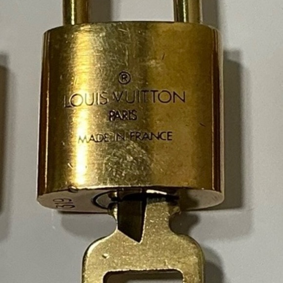 Louis Vuitton loc and key set - Picture 2 of 3
